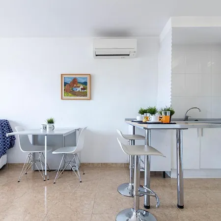 Homes & Go Ontario Apartment